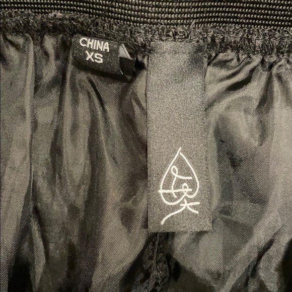 🟡 Black A-Line Skirt - Picture 5 of 5